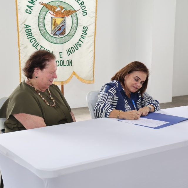 FIRMA DE CONVENIO COLÓN AMERICAN CENTER – CÁMARA DE COMERCIO DE COLÓN